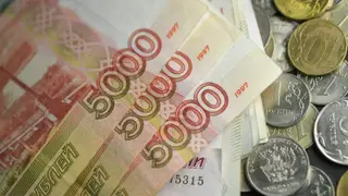 Жительница Омска в попытках заработать деньги сообщила о смерти матери