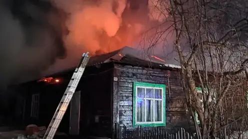 Пожар в здании с детским садом и школой произошел в Иркутской области