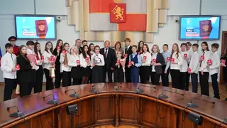 29 красноярских школьников в торжественной обастановке получили паспорта гражданина РФ