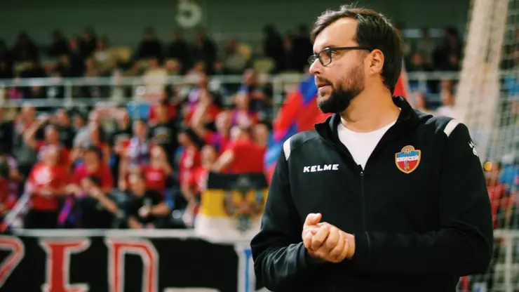 Красноярский ФК «Енисей» прокомментировал возможный переход главного тренера в другой клуб